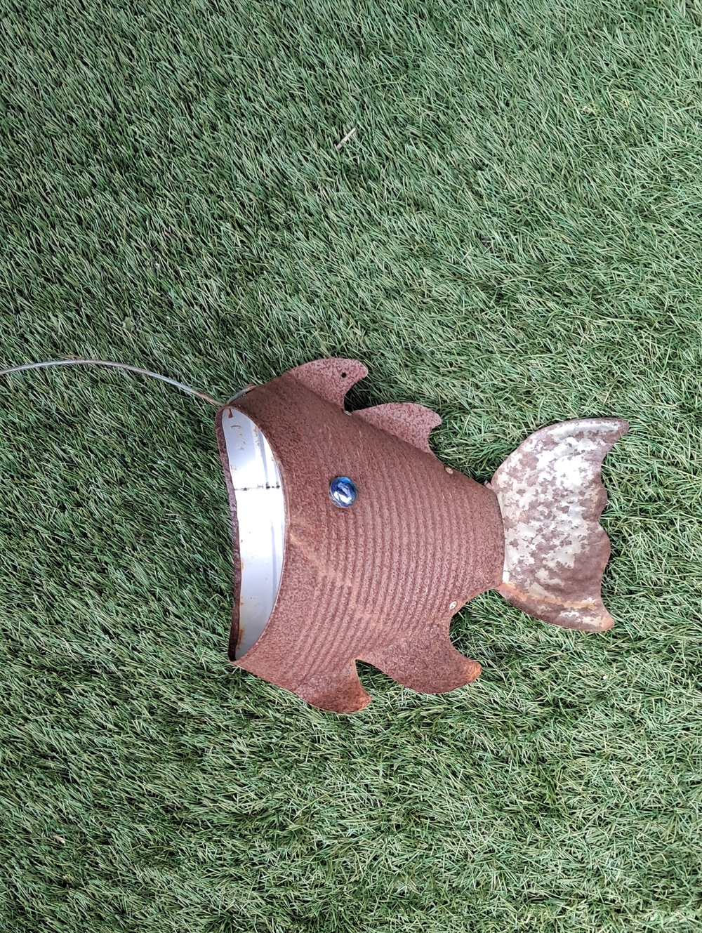 Pair Recycled Tin Can Rusted Fish Art Outdoors Indoors Decor - Picture 3 of 11